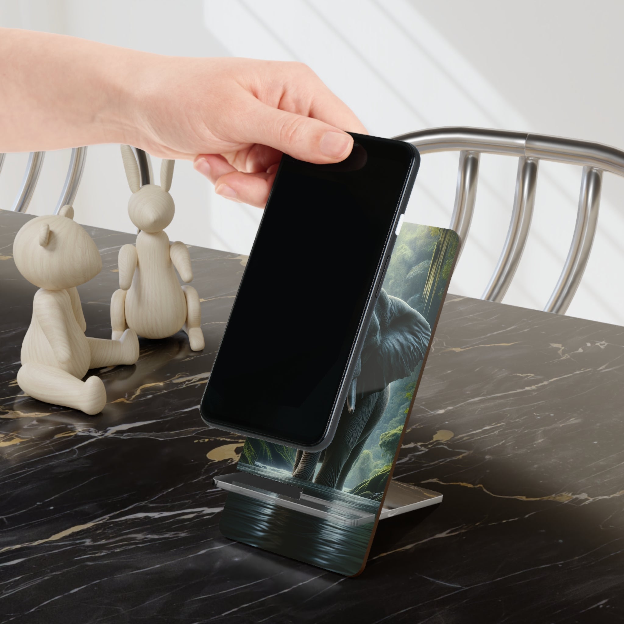 Elephant in the water - Smartphone Stand