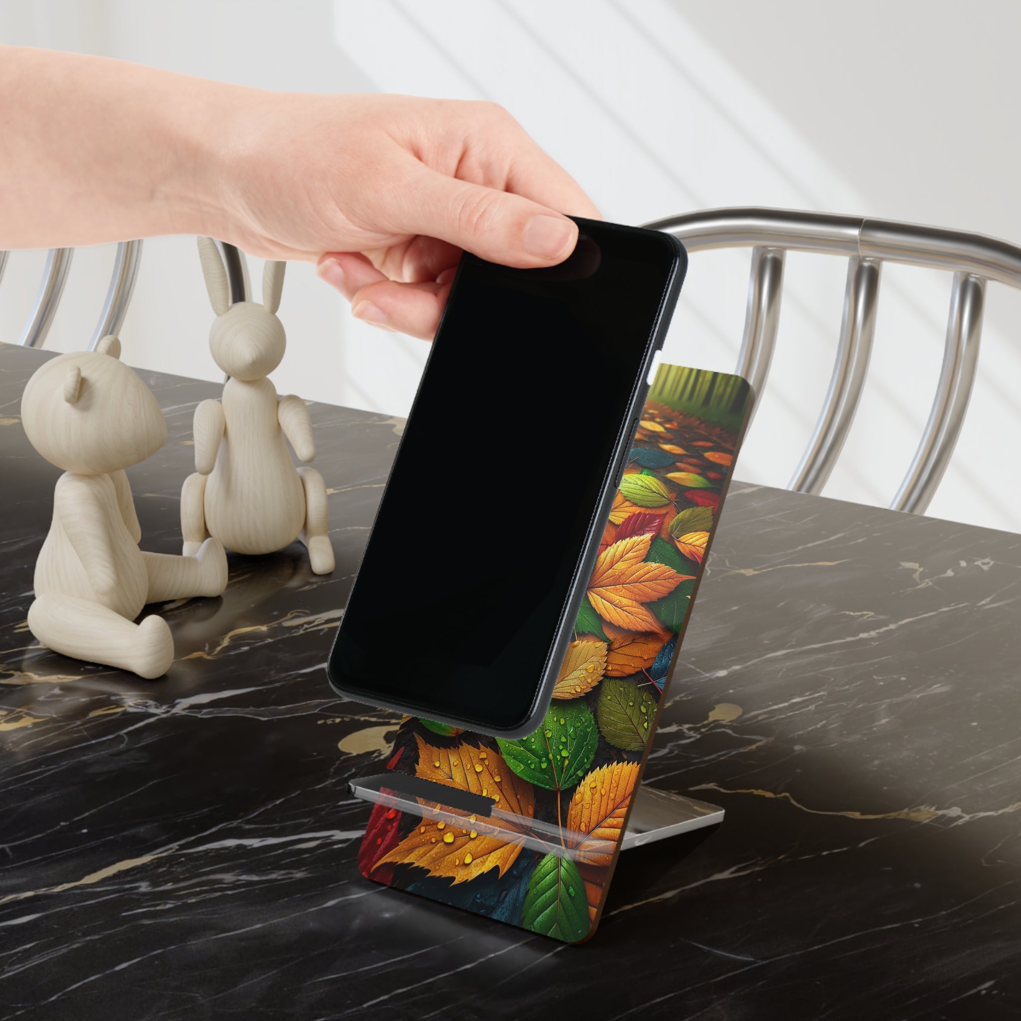 Multi coloured leaves on the ground - Smartphone Stand