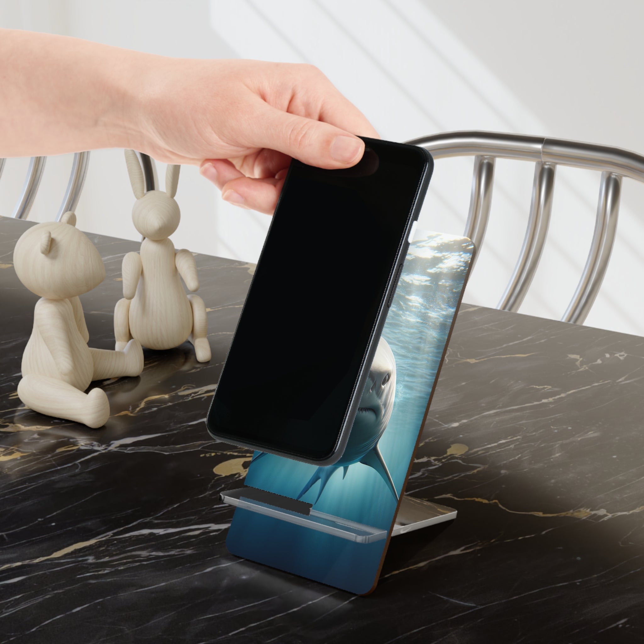 Curious shark - Smartphone Stand